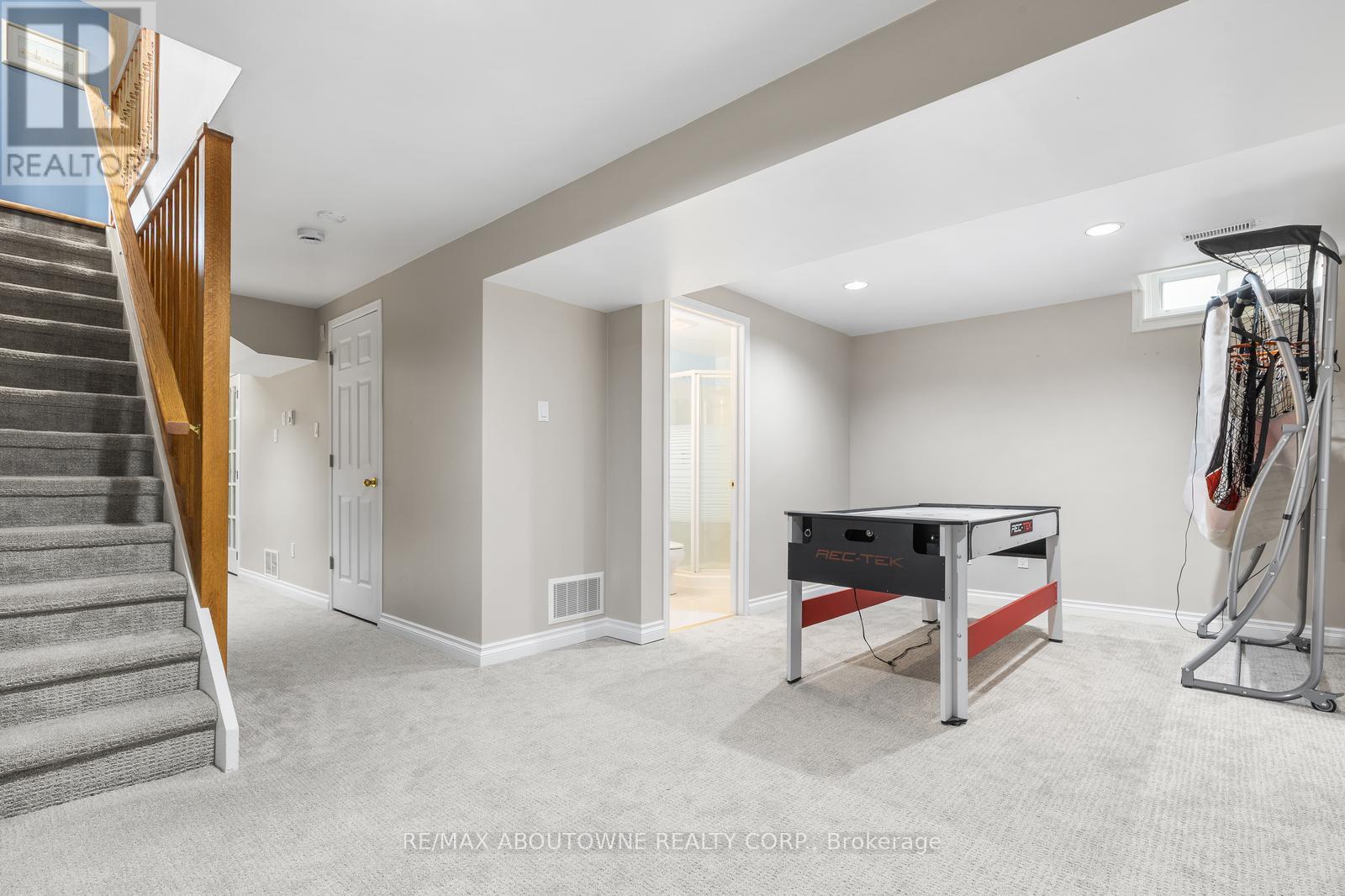 2474 CAVENDISH DRIVE - 32