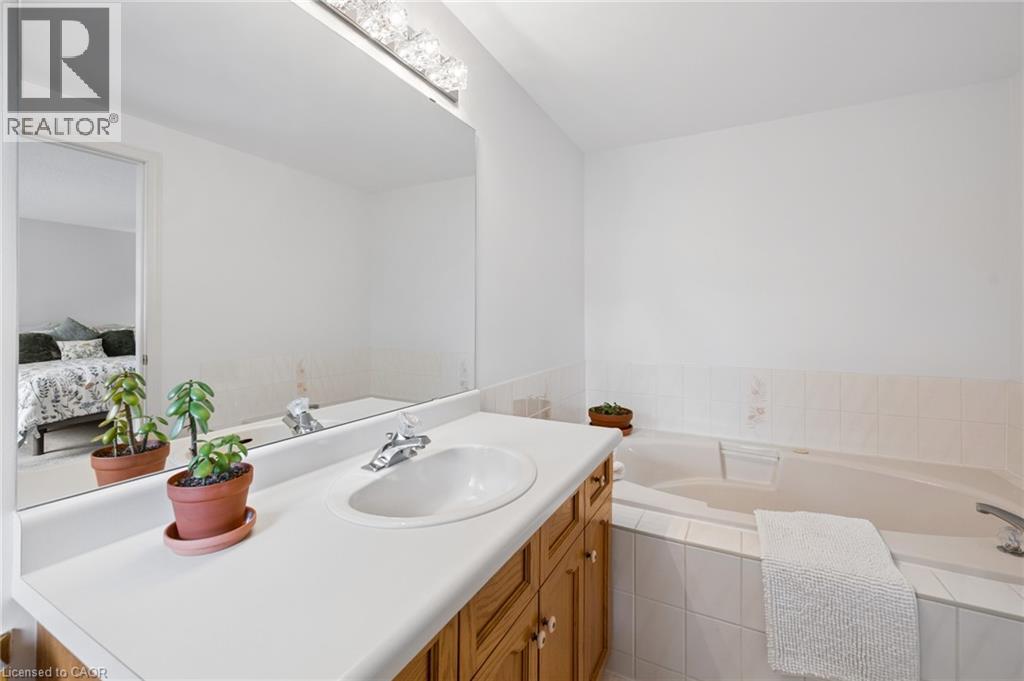 721 SNOWCREST Place, Waterloo, Ontario, N2J3Z4 — Photo 25