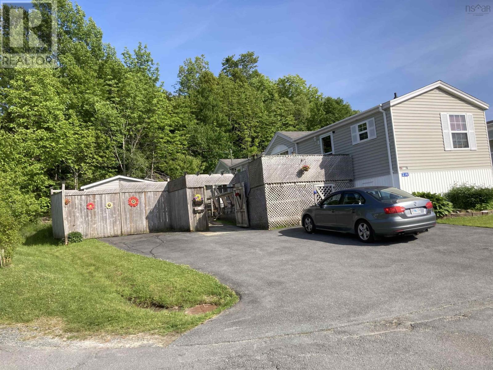 214 Parklane Drive - 3