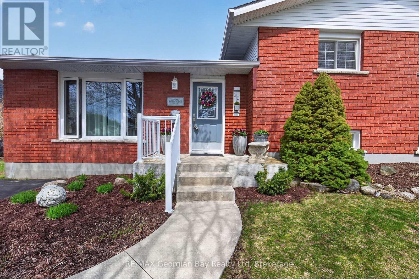 32 BONAVENTURE PLACE - 3