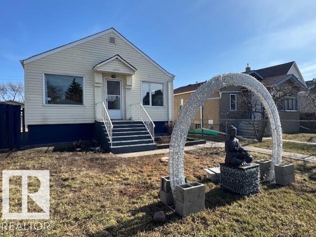 9221 110 AV NW - 34