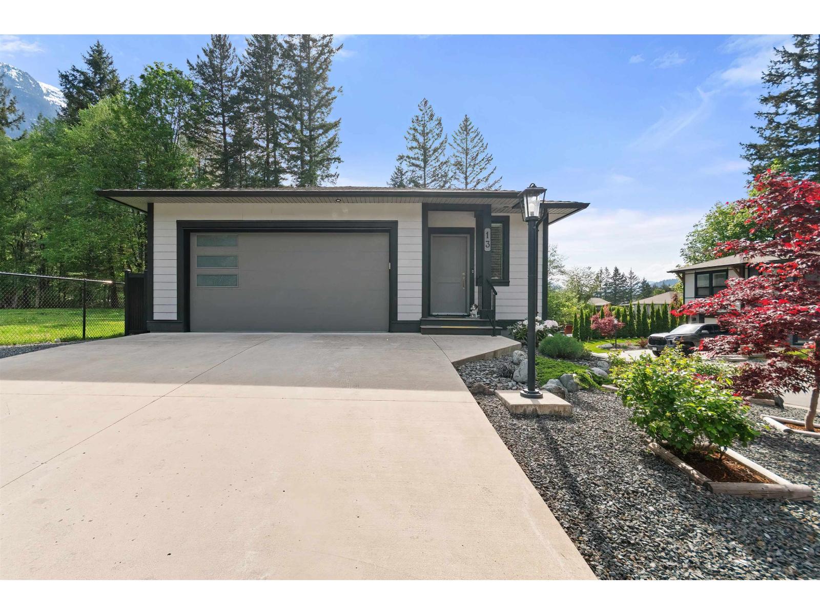 13 21196 KETTLE VALLEY ROAD, Kawkawa Lake, Hope
