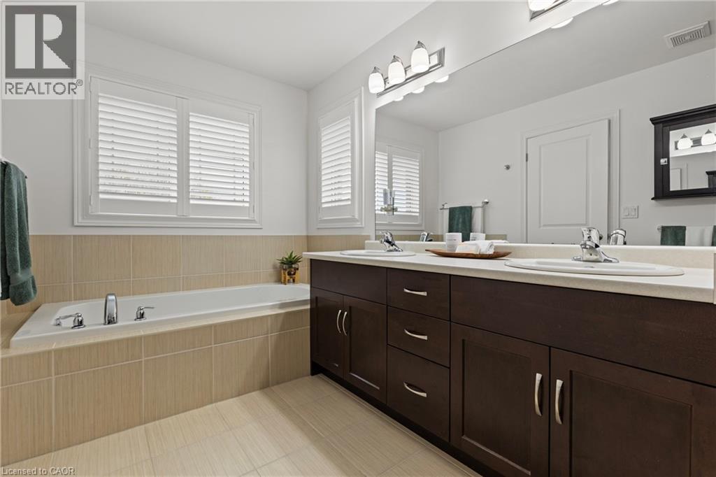 65 WINSLOW Way, Stoney Creek, Ontario, L8J0G9 — Photo 19