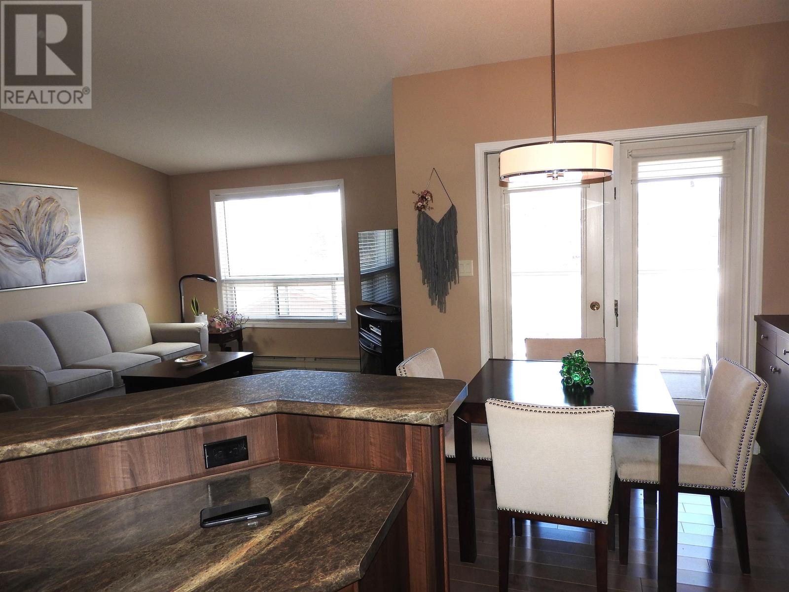 402 115 TOIVO ST, THUNDER BAY, Ontario, P7B6N9 — Photo 3