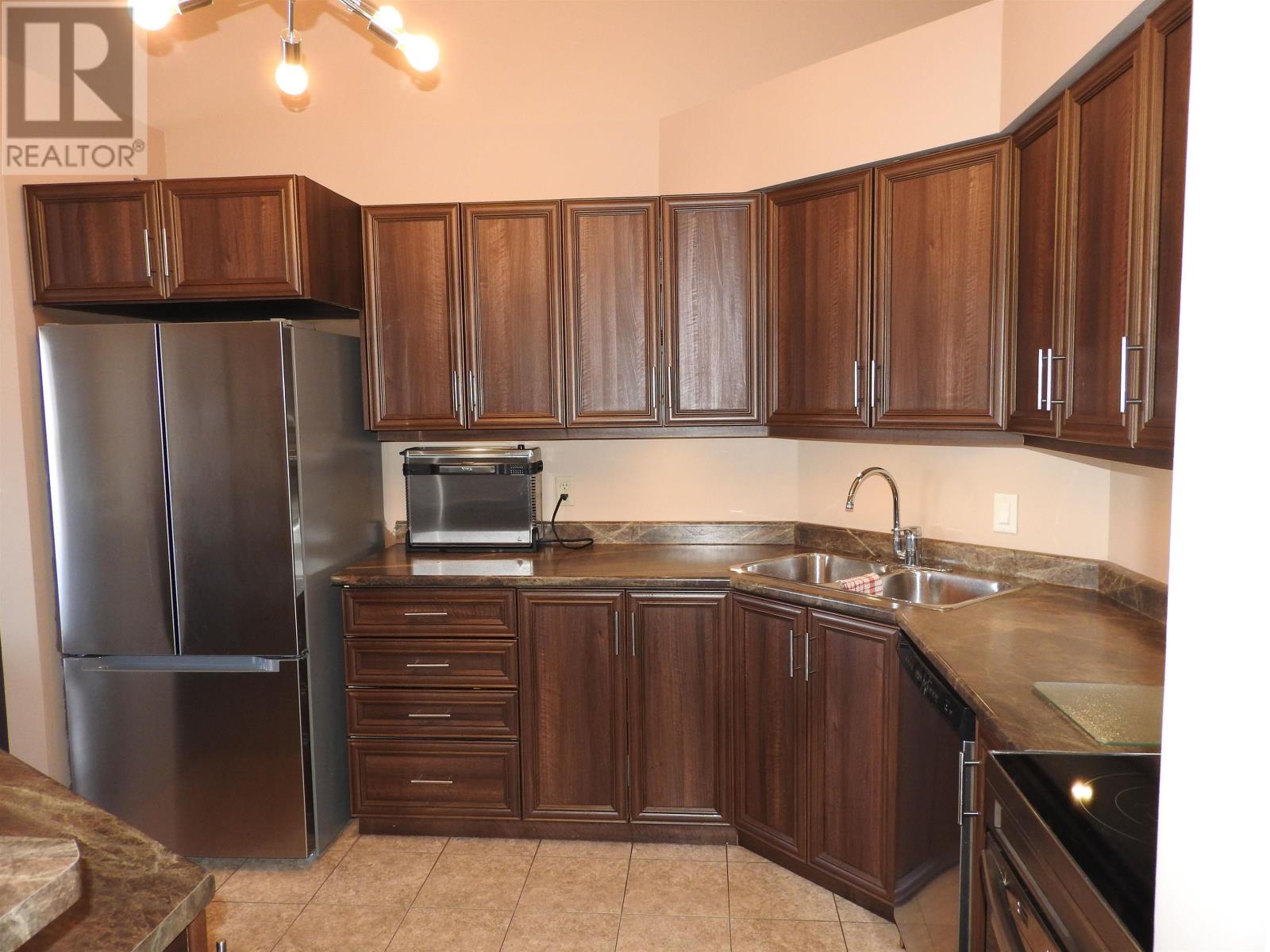 402 115 TOIVO ST, THUNDER BAY, Ontario, P7B6N9 — Photo 8