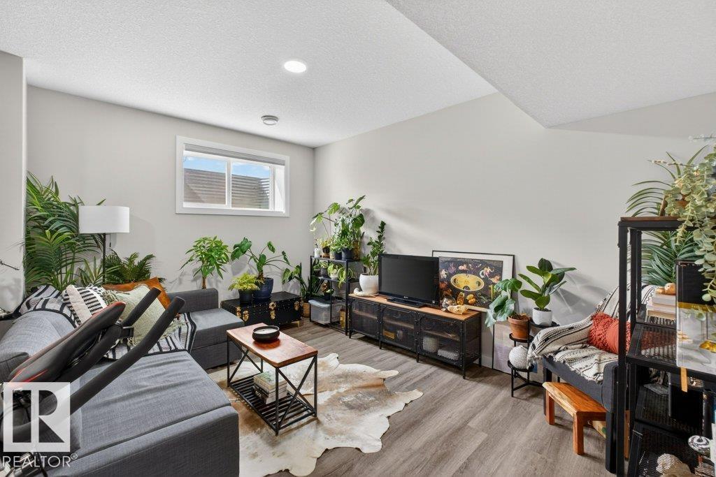 5052 CHAPPELLE RD SW, Edmonton