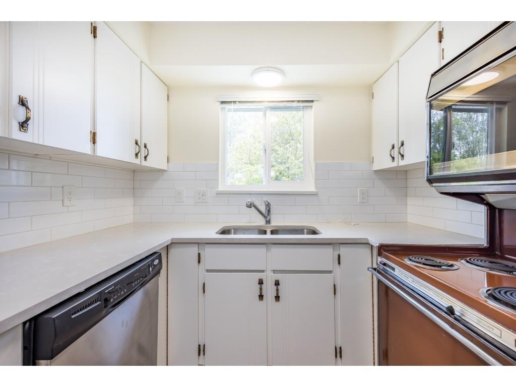 3 Bed, 3 Bath House for Sale in Langley – 19971 50A AVENUE, Langley - Image 10