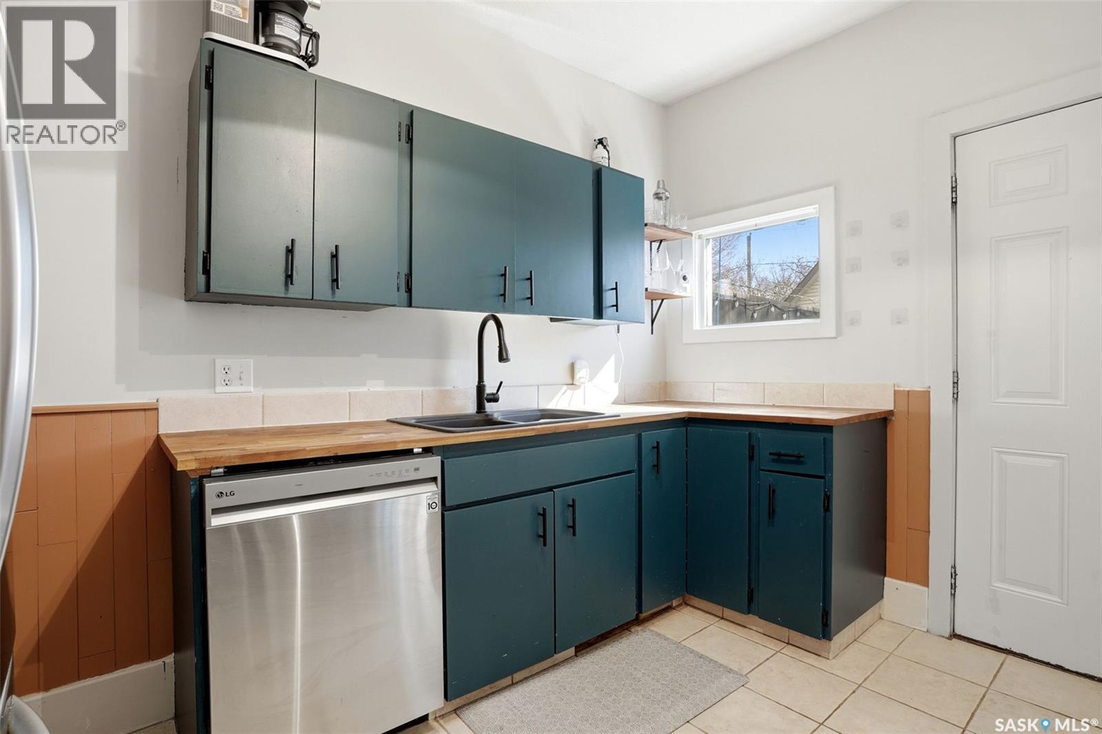 2273 Cameron STREET - 11