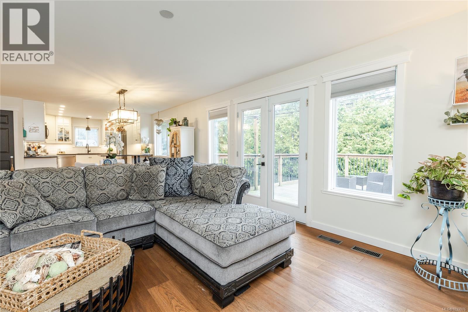 2348 Thomas Pl - 12