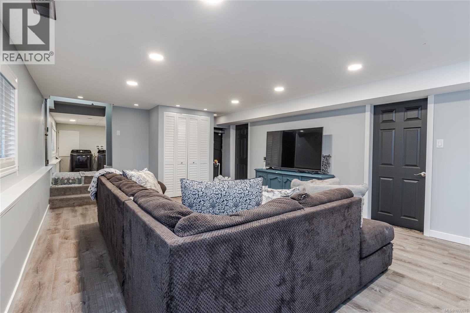 2348 Thomas Pl - 21