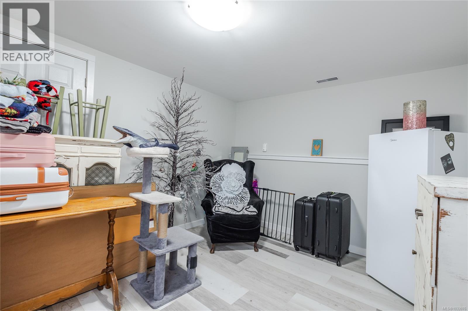 2348 Thomas Pl - 26