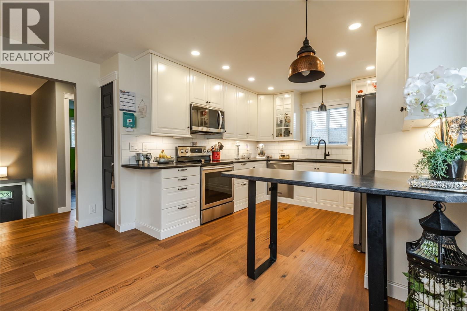 2348 Thomas Pl - 3