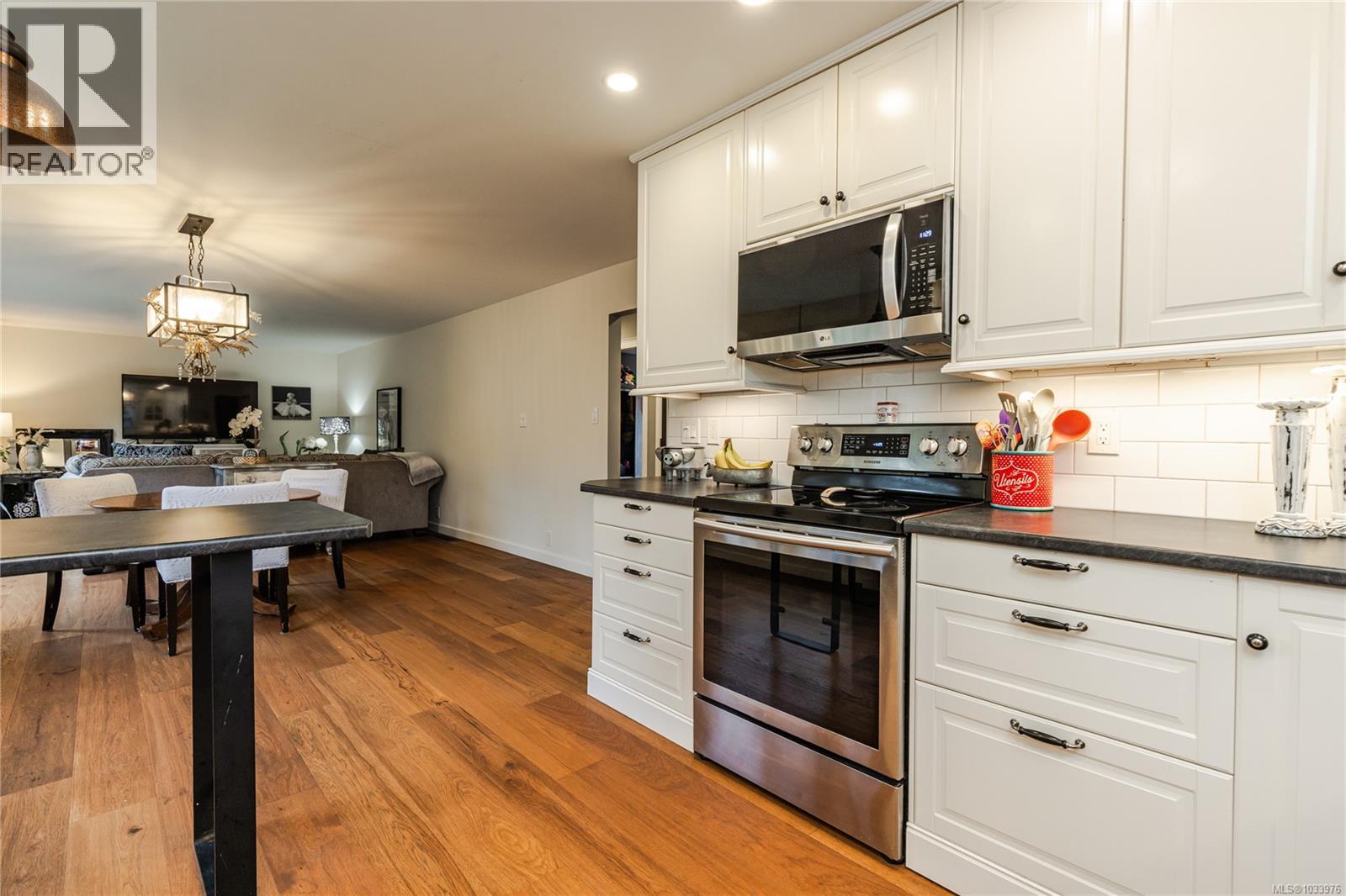 2348 Thomas Pl - 7