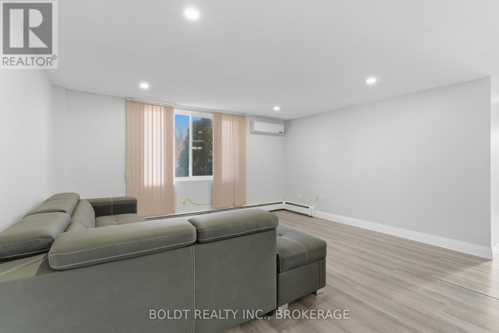 #107 264 GRANTHAM AVENUE - 12