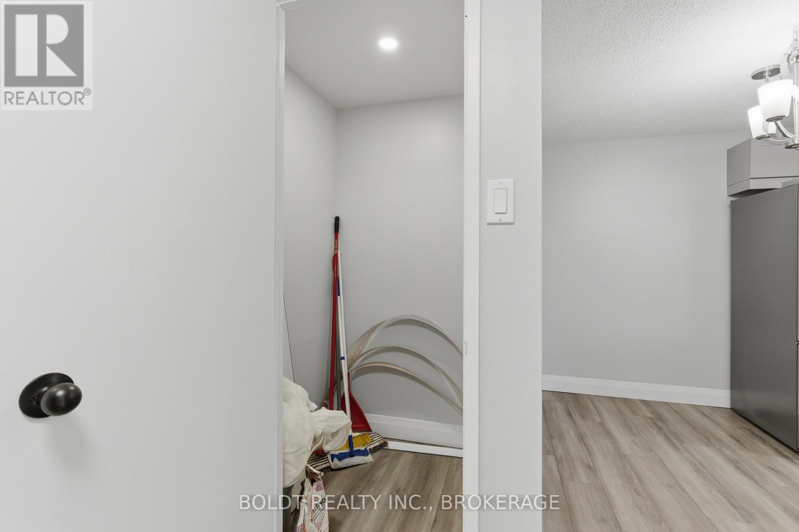 #107 264 GRANTHAM AVENUE - 21