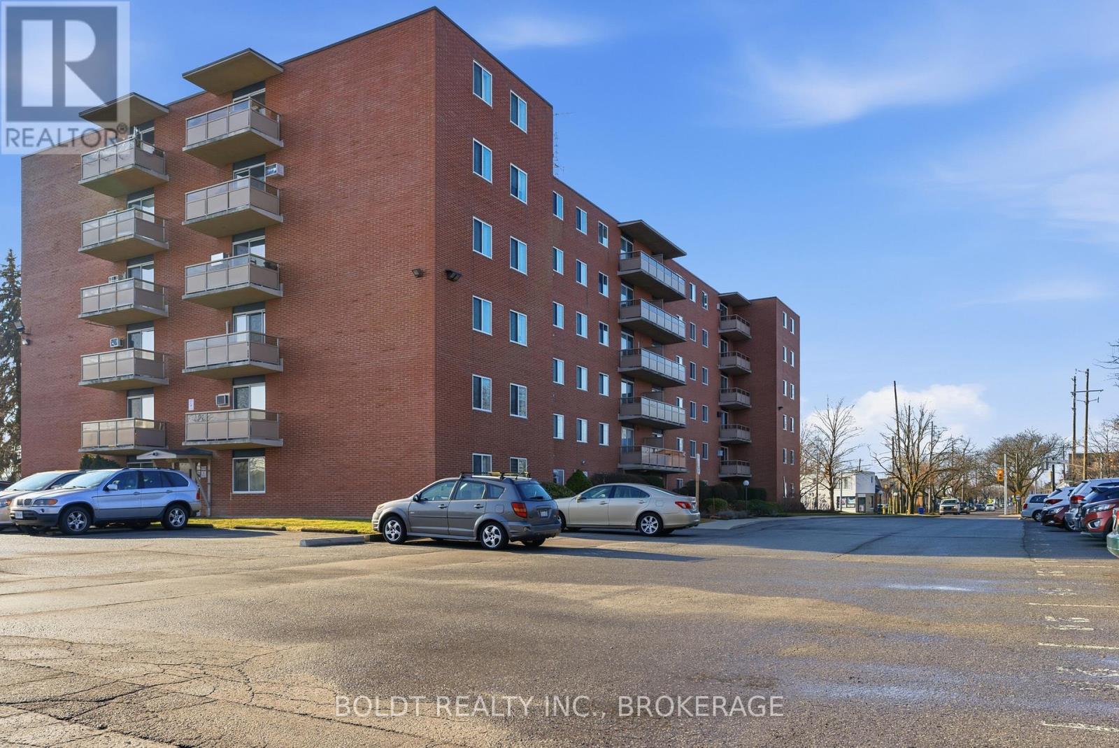 #107 264 GRANTHAM AVENUE - 25