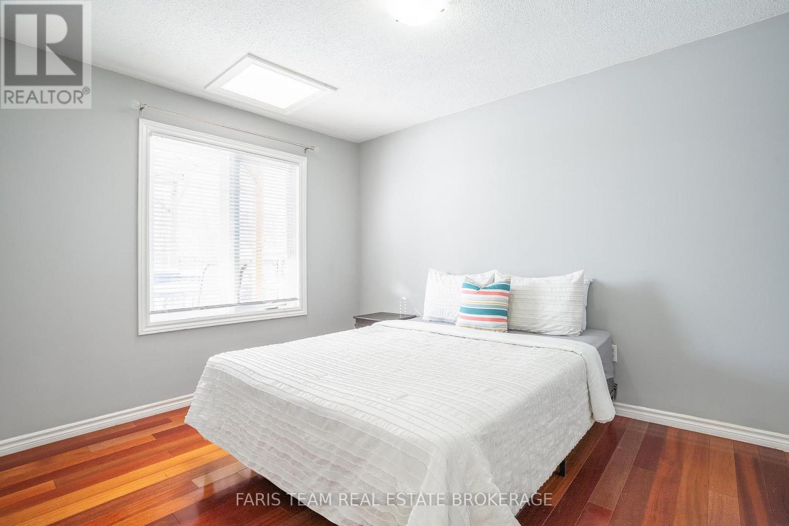6950 YONGE STREET - 16