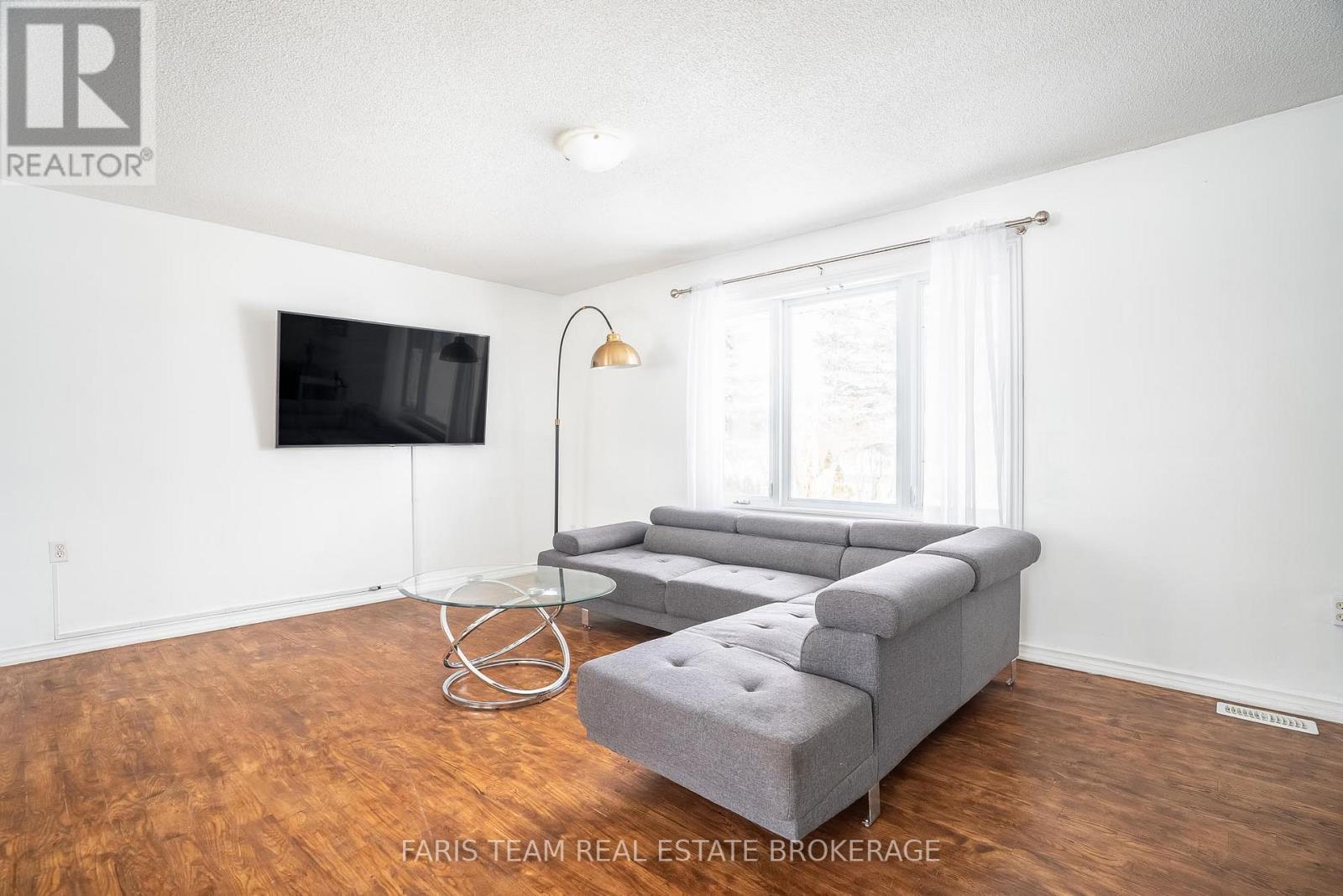 6950 YONGE STREET - 12