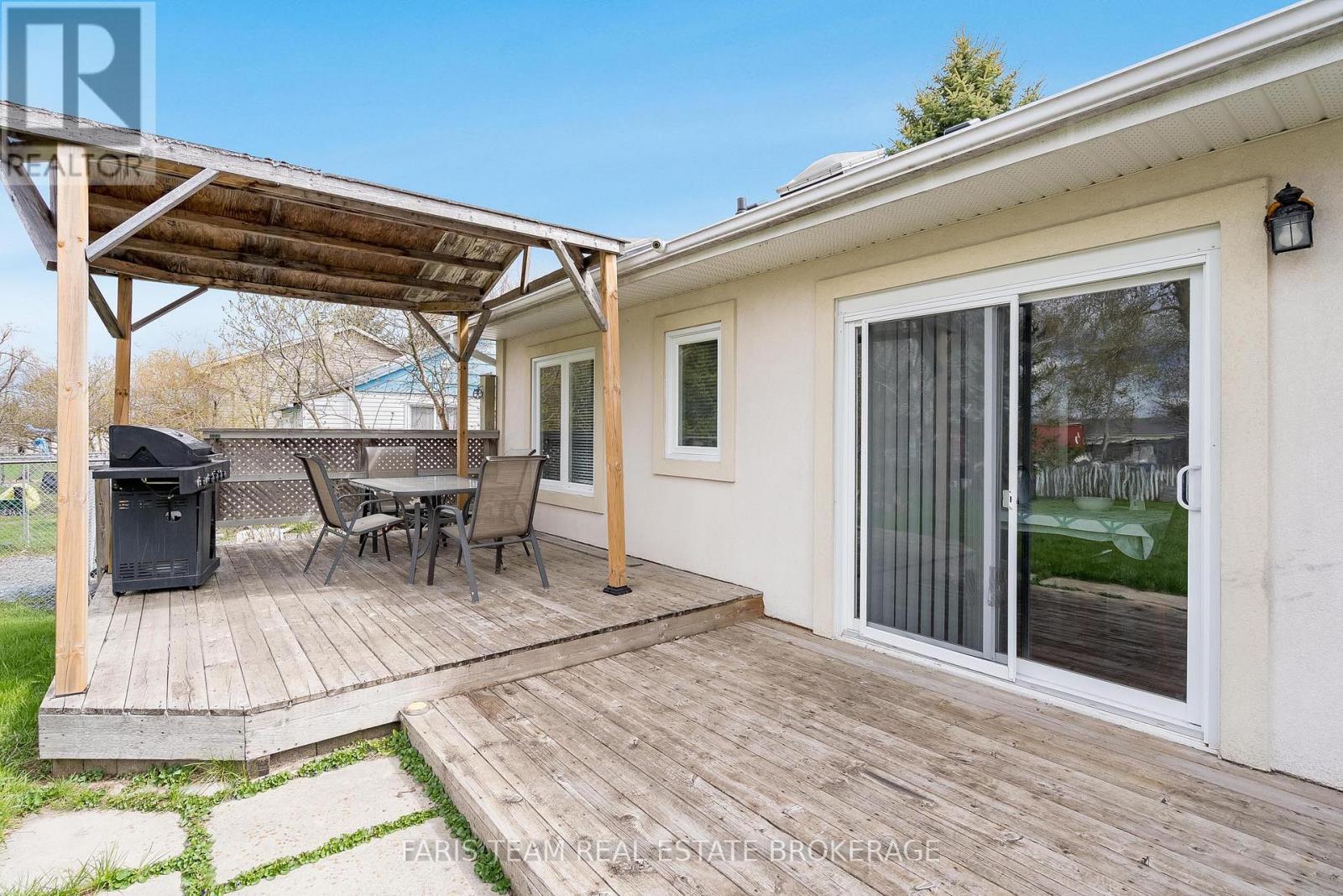 6950 YONGE STREET - 32