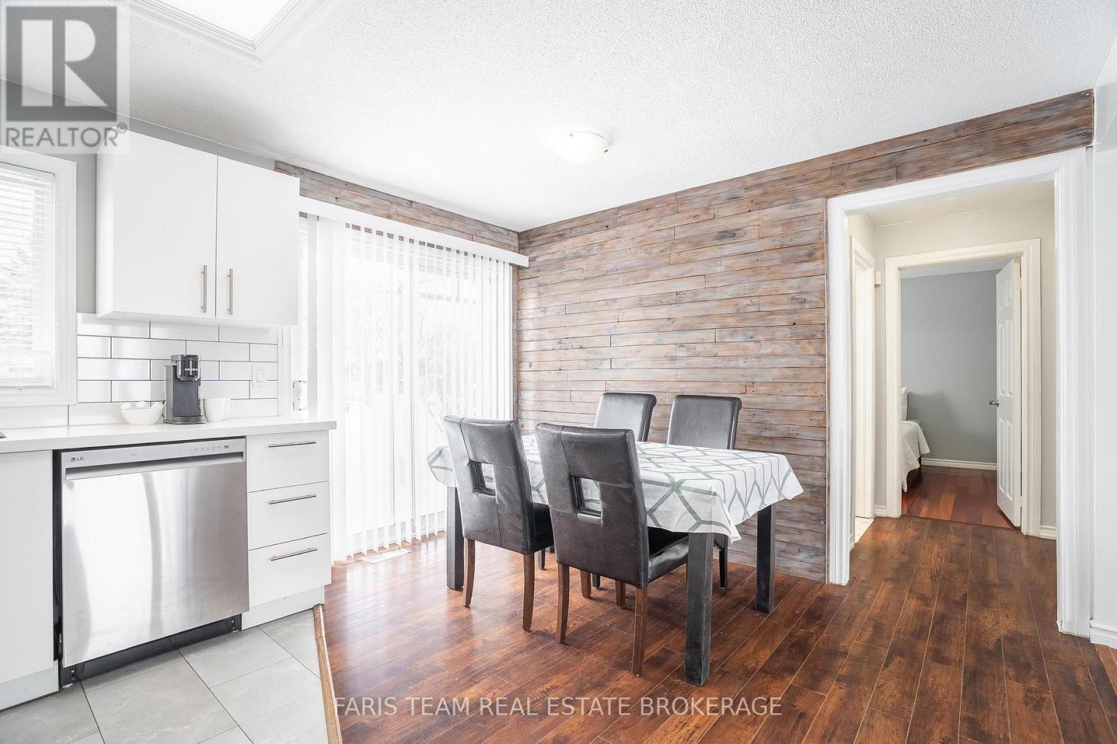 6950 YONGE STREET - 10