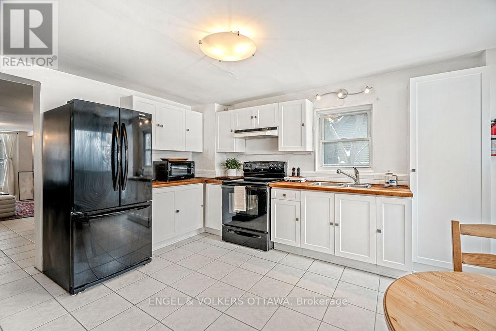 477 BOOTH STREET - 13