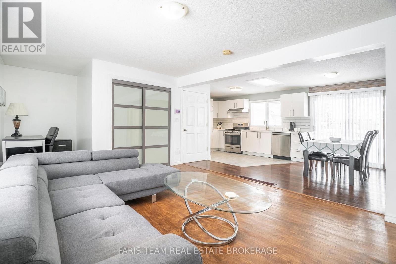 6950 YONGE STREET - 14