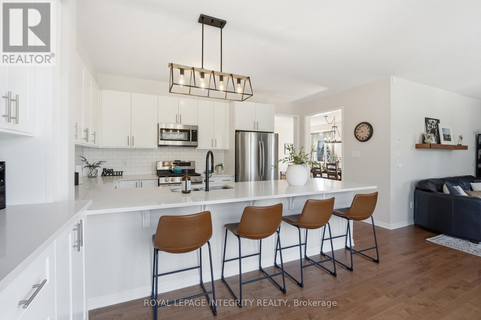 3200 HARVESTER CRESCENT - 6