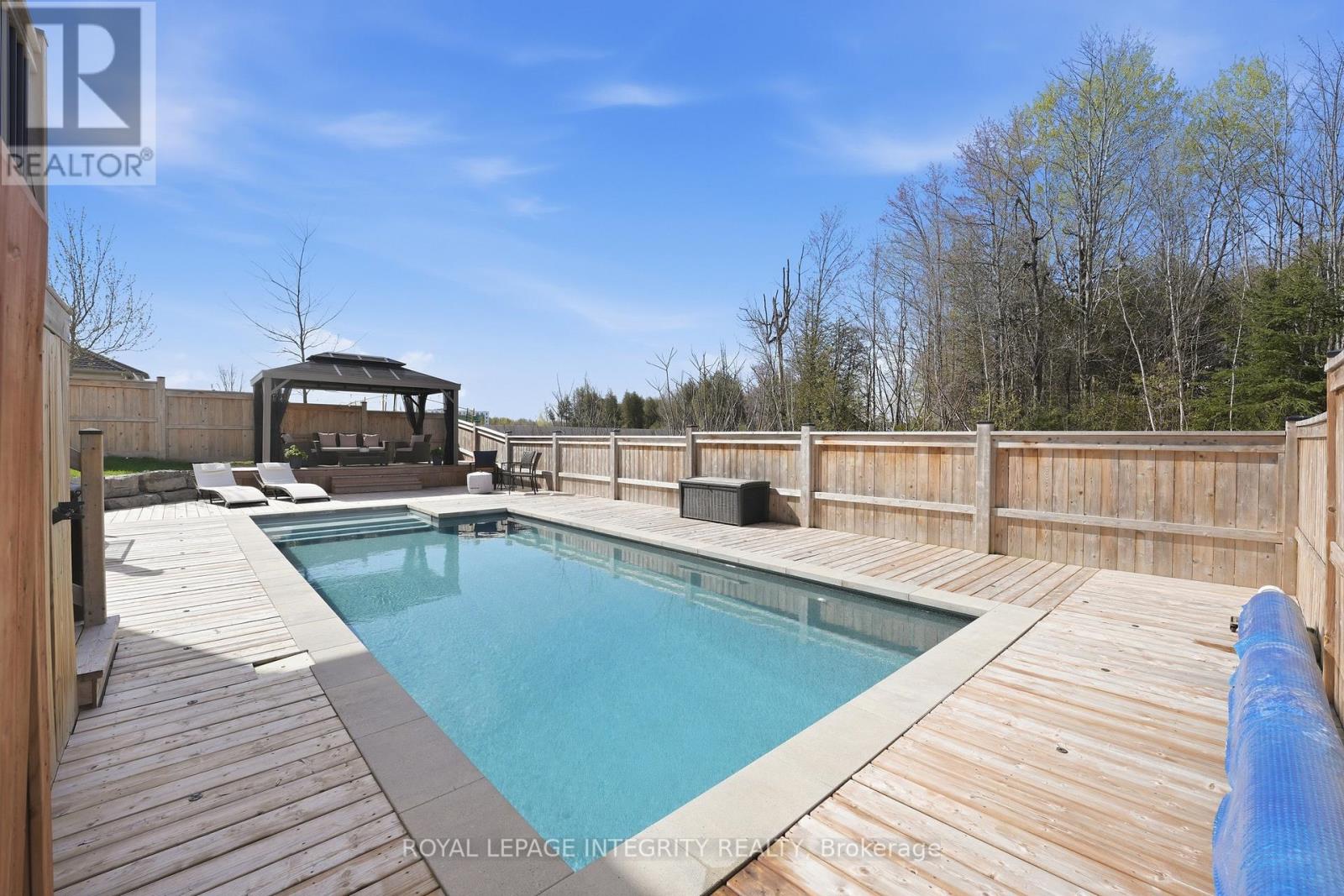 3200 HARVESTER CRESCENT - 4