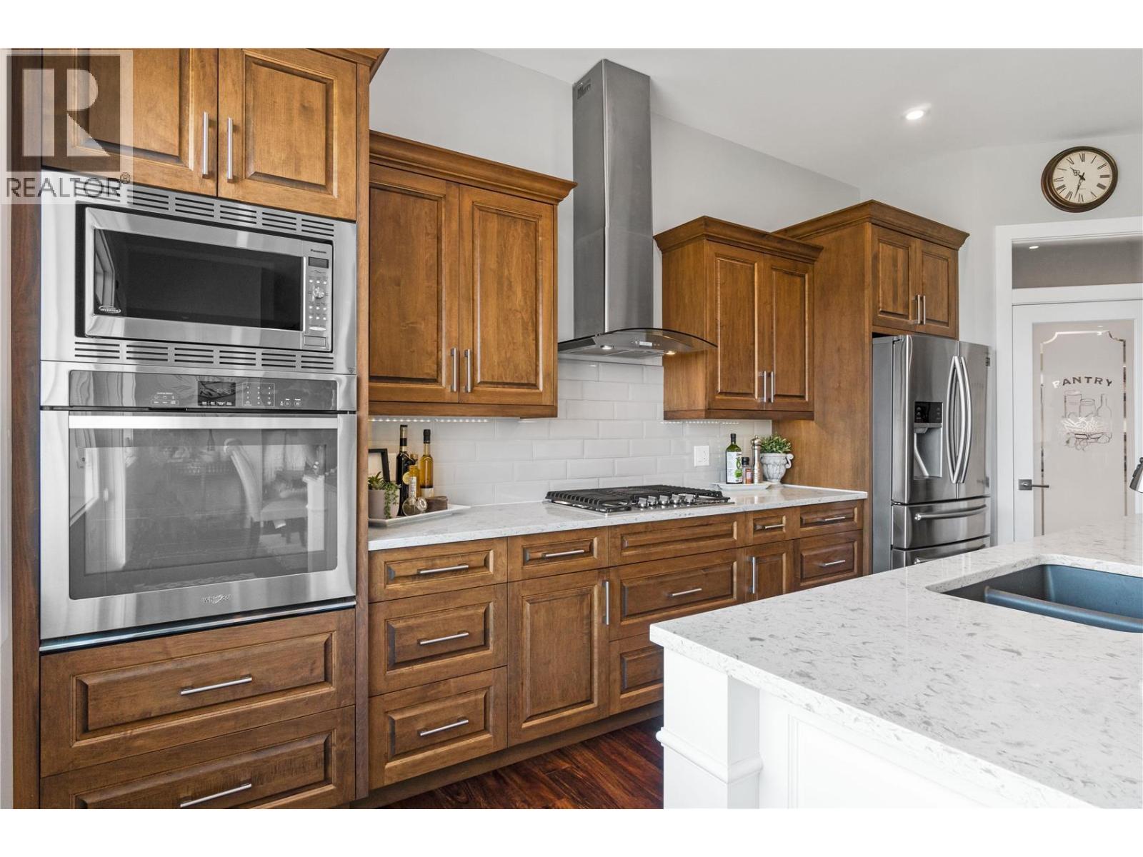 2516 Panoramic Way - 25