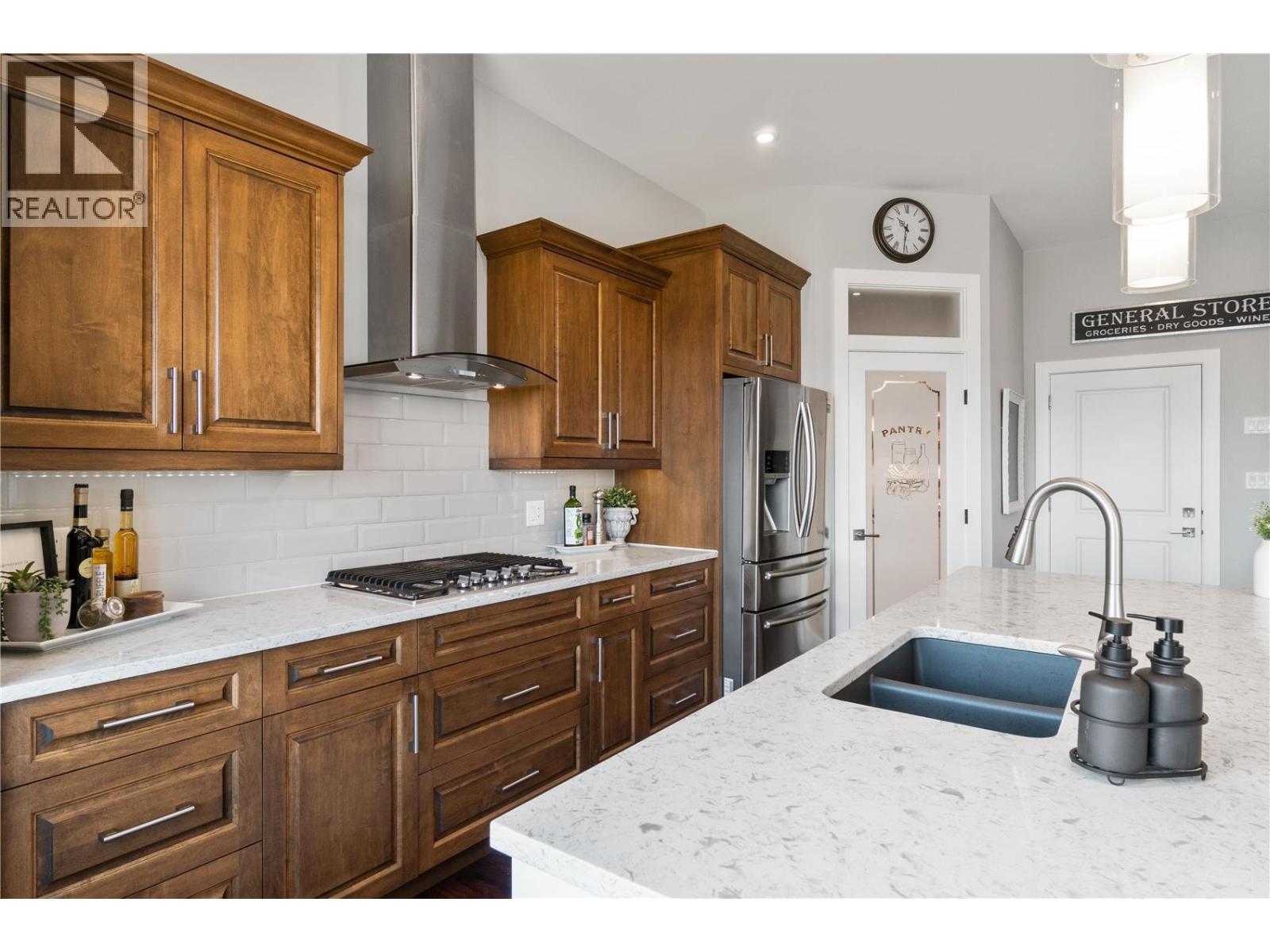  2516 Panoramic Way, Blind Bay