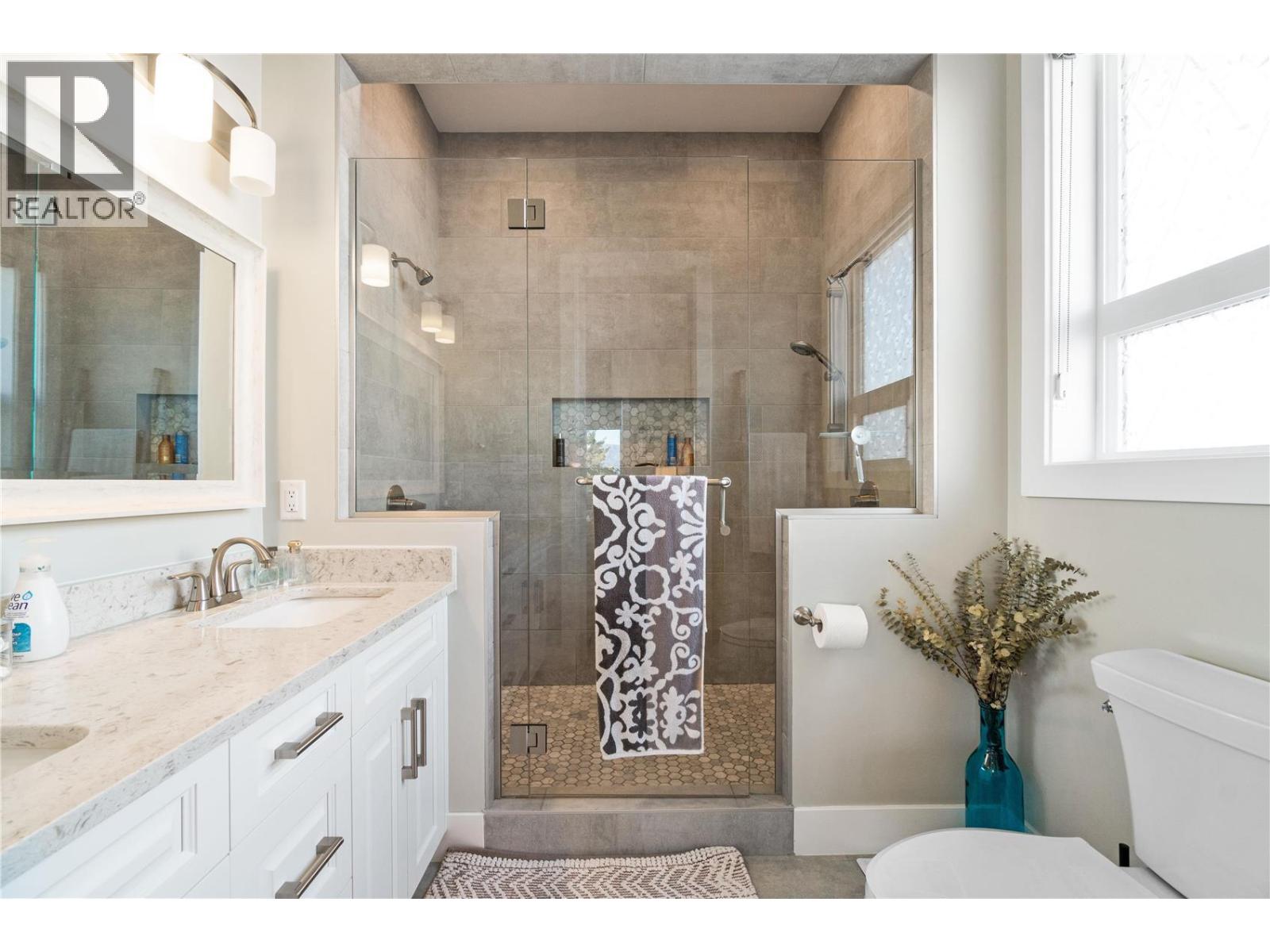 2516 Panoramic Way - 36
