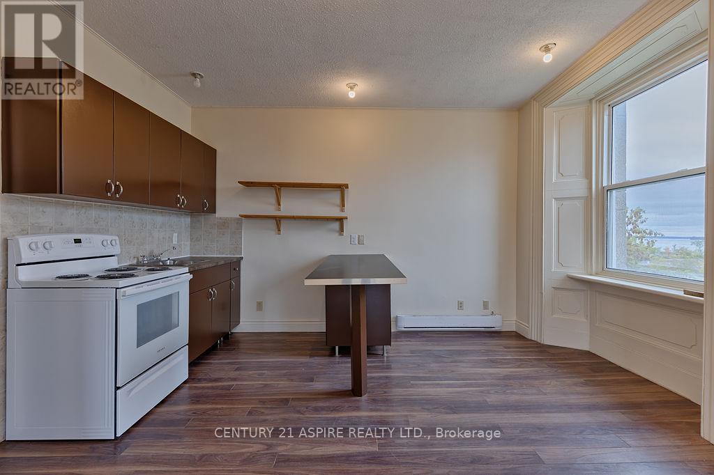 156 MACKAY STREET - 10