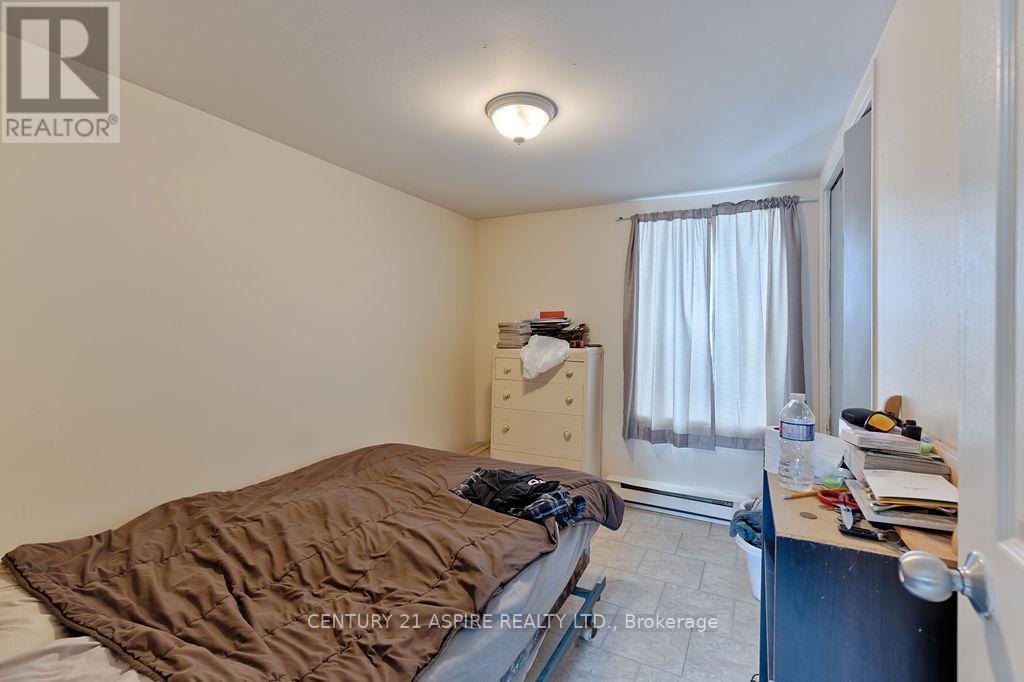 156 MACKAY STREET - 27