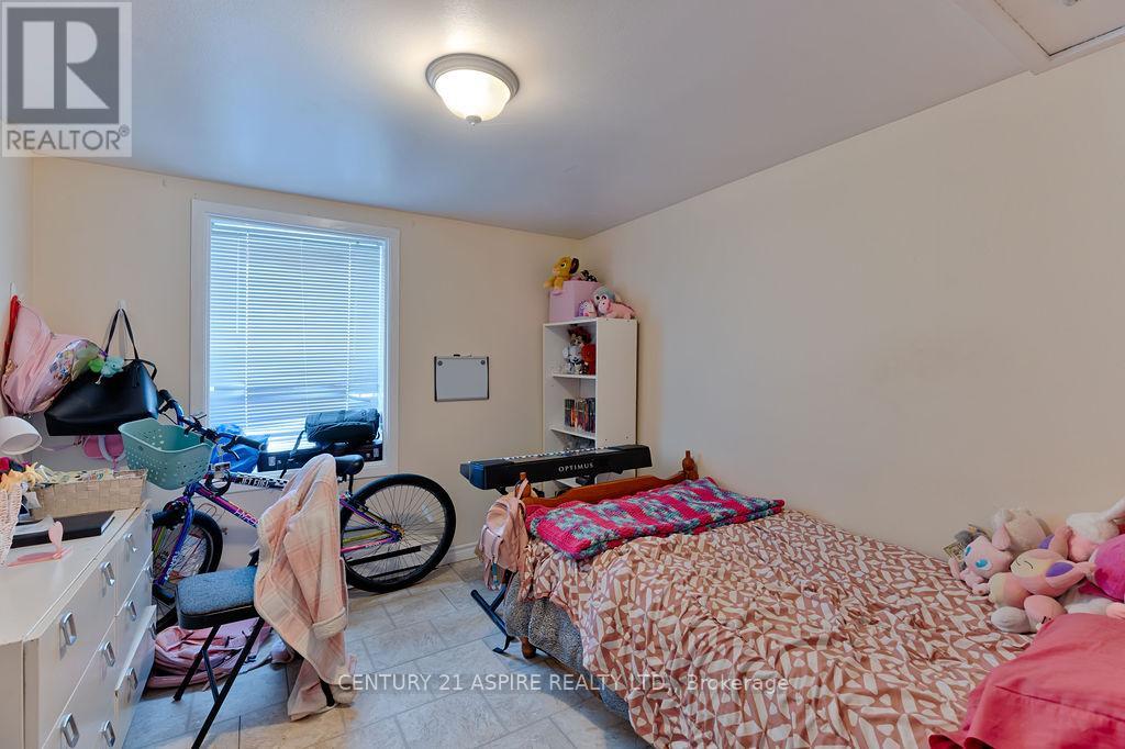 156 MACKAY STREET - 26