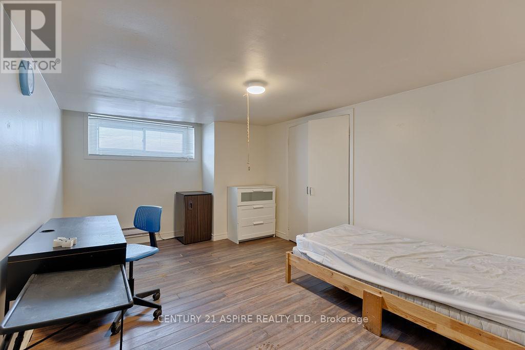156 MACKAY STREET - 38