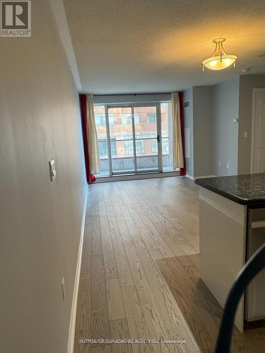 #905 909 BAY STREET - 6