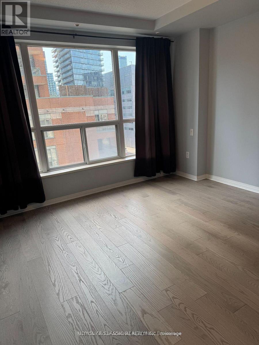 #905 909 BAY STREET - 9