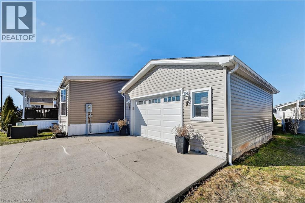 #211 3033 TOWNLINE Road - 31