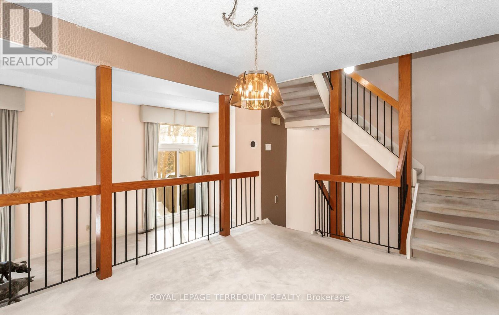 #33 1250 MARLBOROUGH COURT - 17