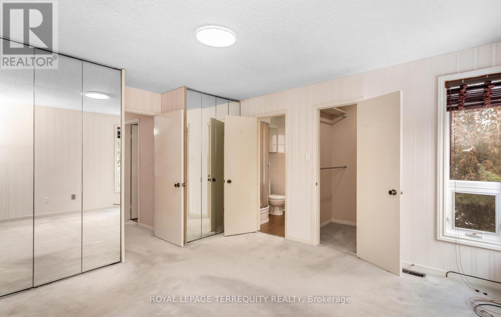 #33 1250 MARLBOROUGH COURT - 25