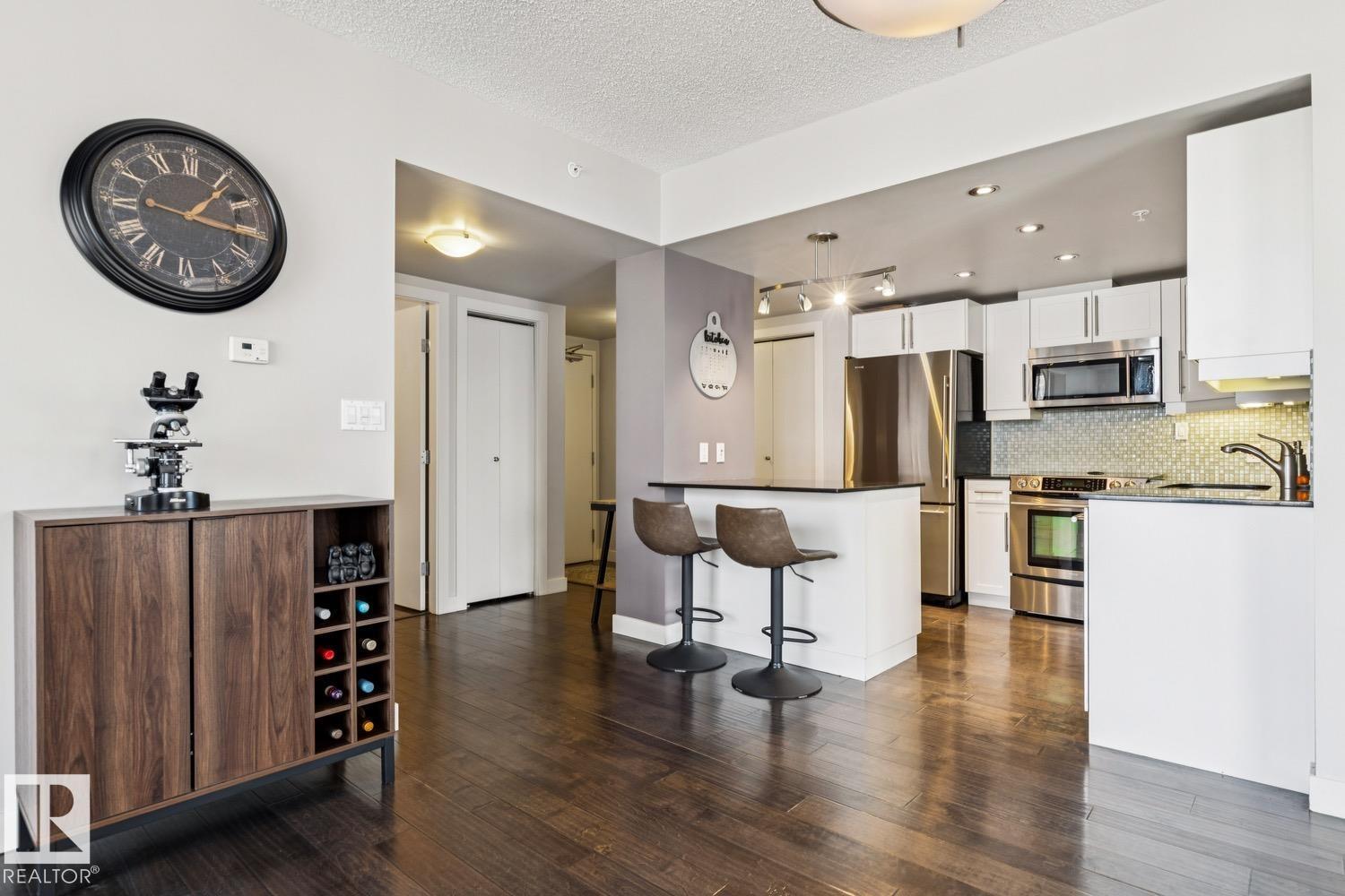 #703 10046 117 ST NW, Edmonton