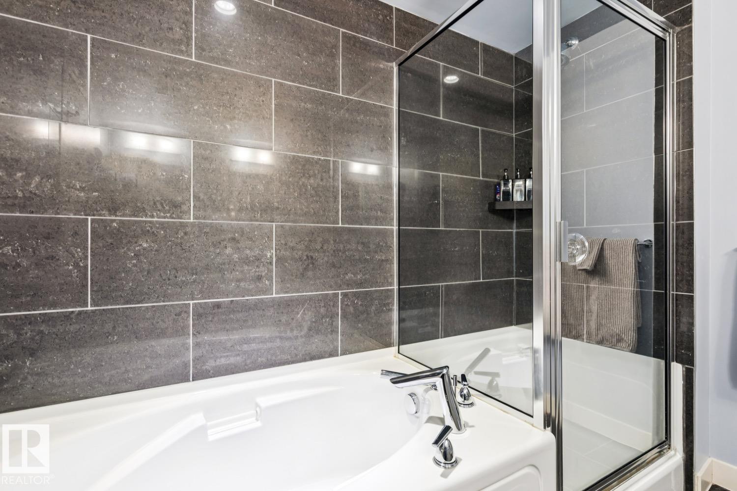 #703 10046 117 ST NW, Edmonton