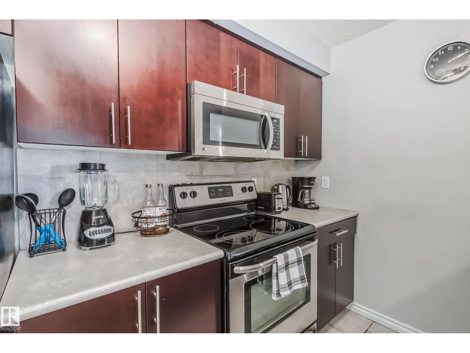 #115 10118 106 AV NW, Edmonton