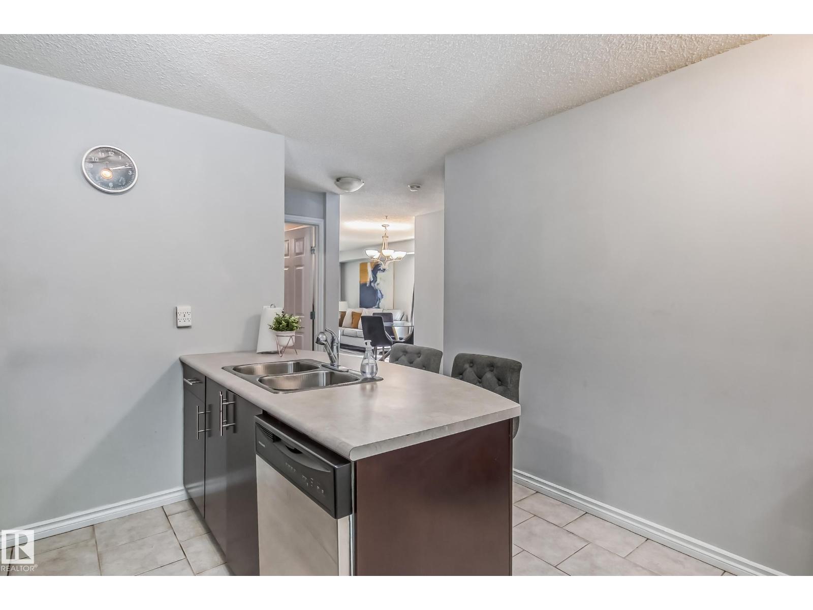 #115 10118 106 AV NW, Edmonton