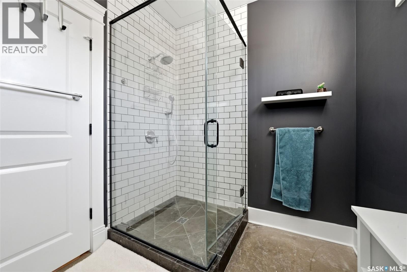 6105 Little Pine LOOP - 48