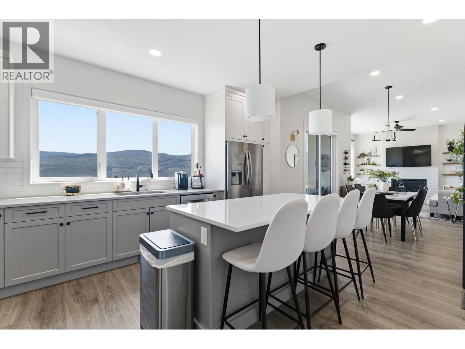 10 1600 Goldenview Drive, West Kelowna