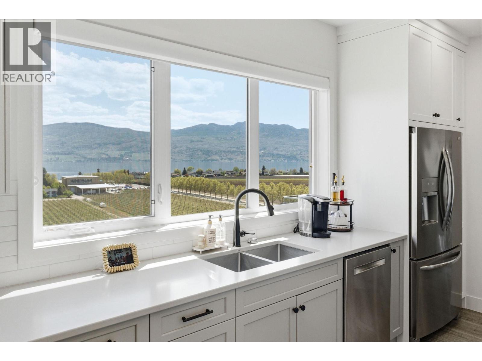 10 1600 Goldenview Drive, West Kelowna