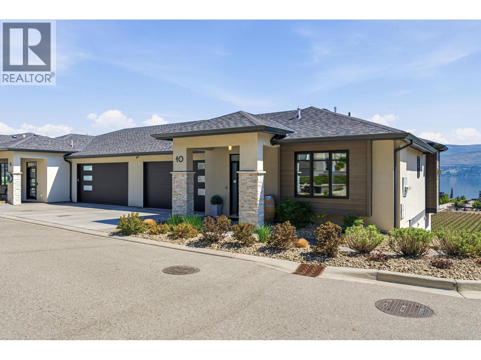 10 1600 Goldenview Drive, West Kelowna