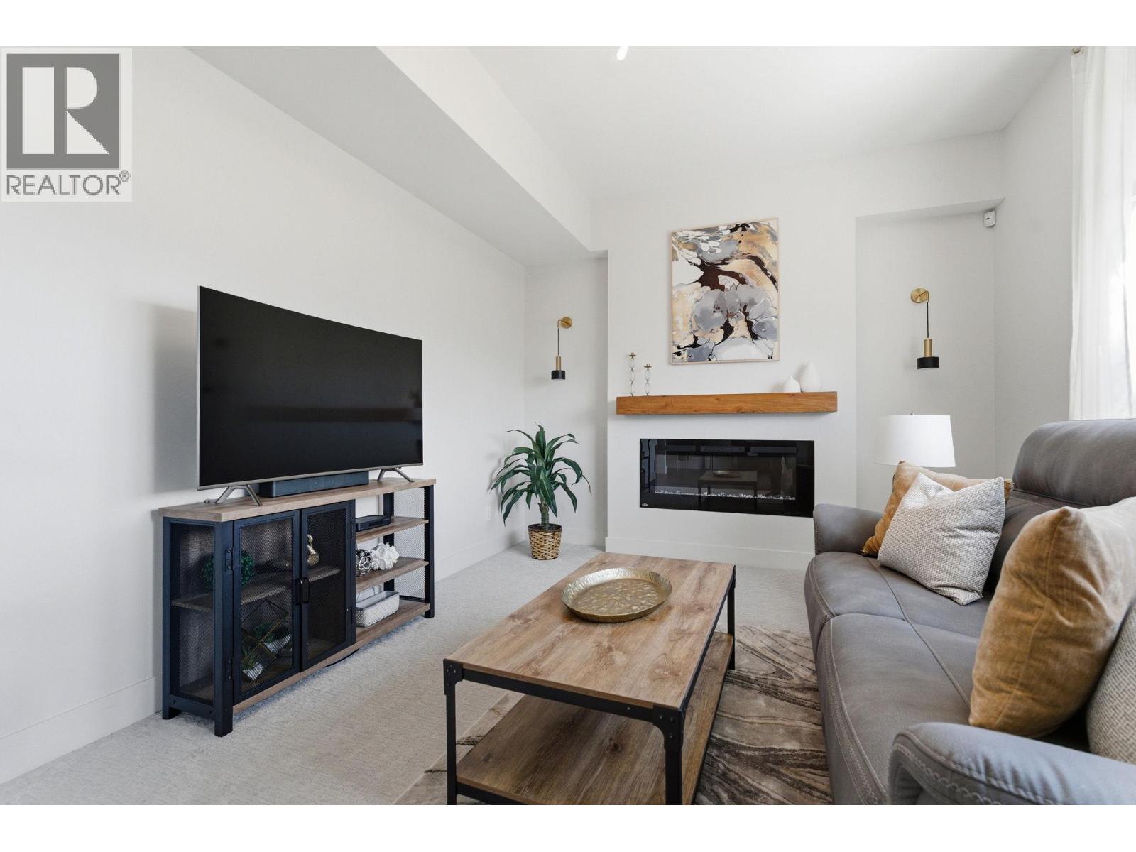 10 1600 Goldenview Drive, West Kelowna