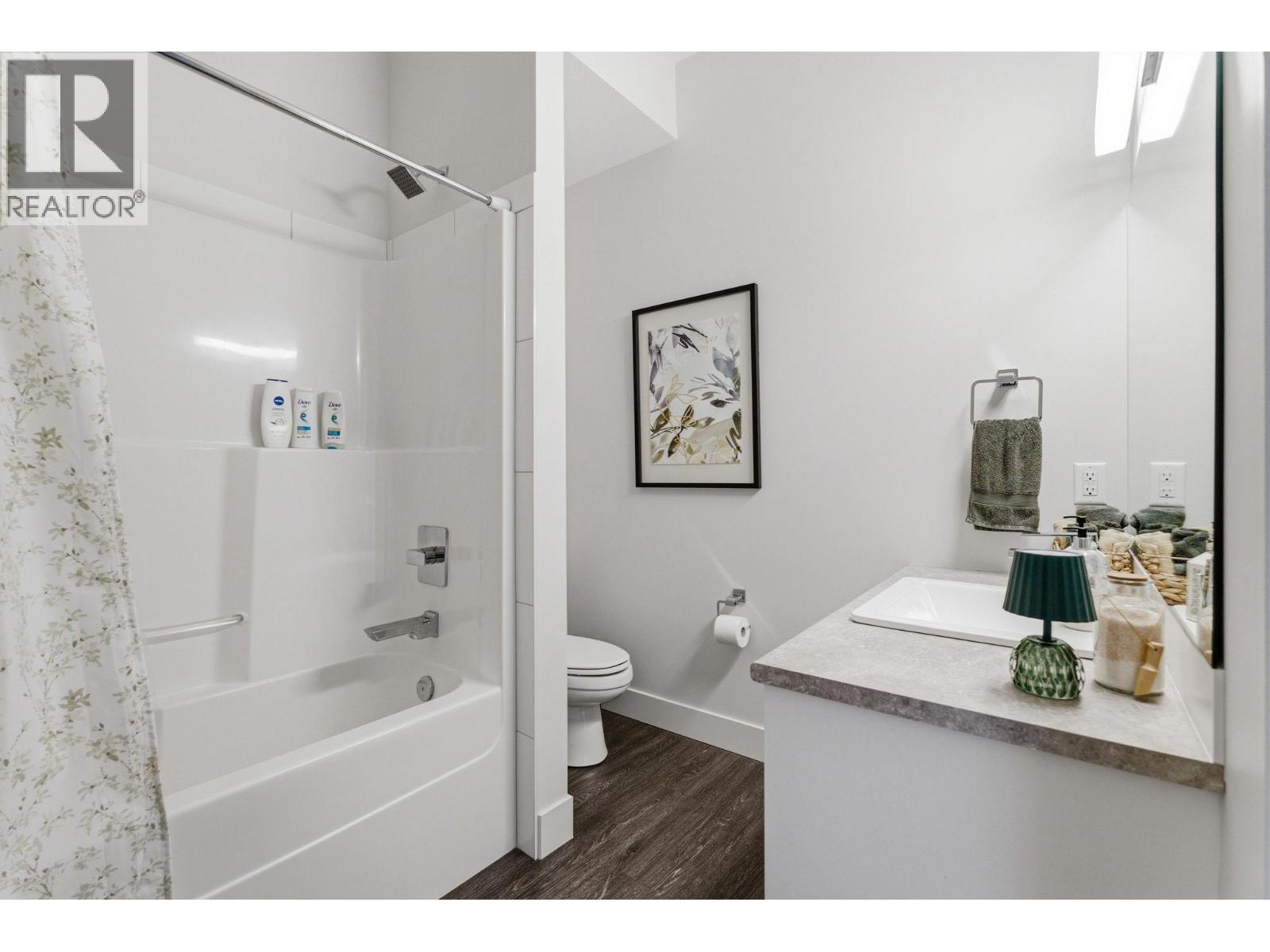 10 1600 Goldenview Drive, West Kelowna